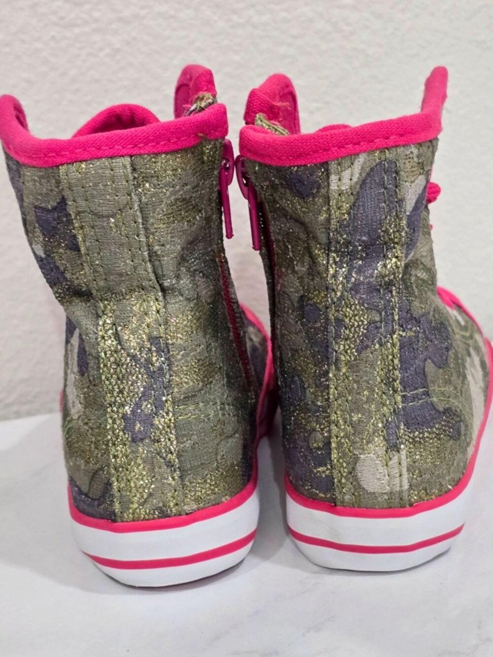 Fab Kids ✦ Camo Glitter High‑Top Sneakers ✦ Pink Accents Side Zip Lace‑Up 9 NWT - Picture 4 of 10